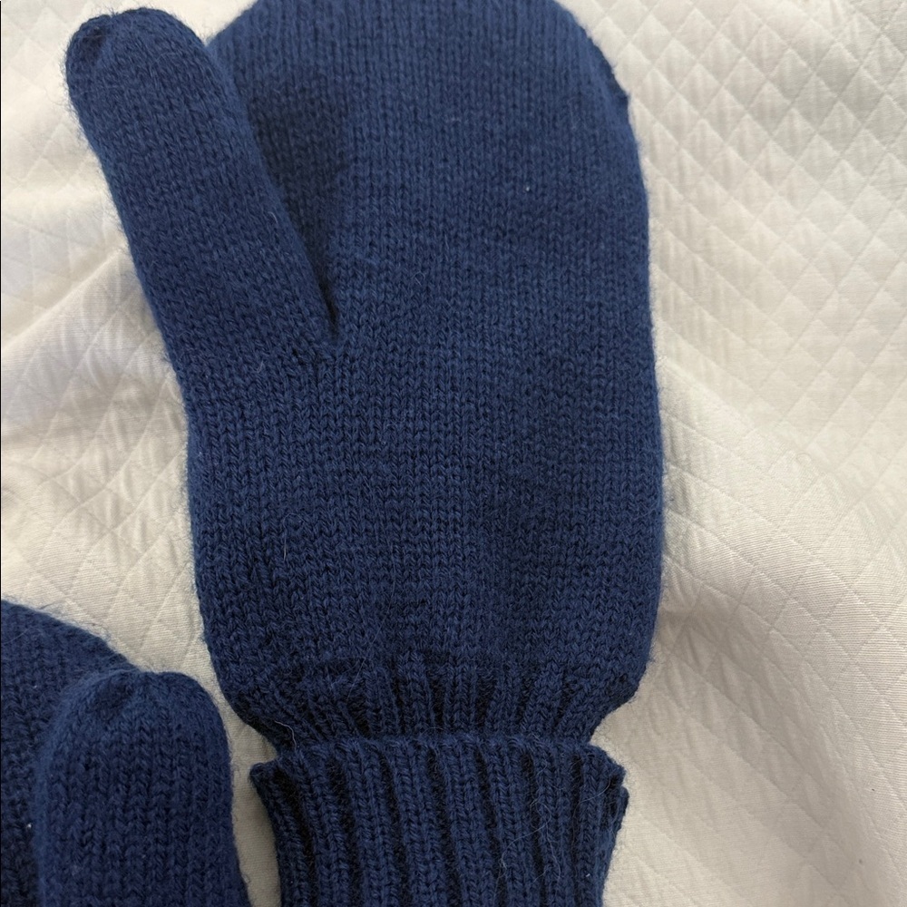 Vintage Toronto Maple Leafs Knit Mittens 11-Point Logo 1980s/90s NHL Never worn - Picture 6 of 10